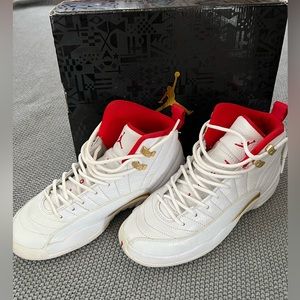 Excellent condition size 7 Air Jordan retro 12 basketball shoe